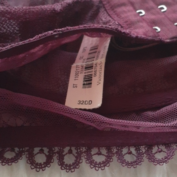 🔥2/30$ NWT VS Sexy Eyelash Lace High Neck Bra - Picture 7 of 7